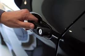 Car door lock service